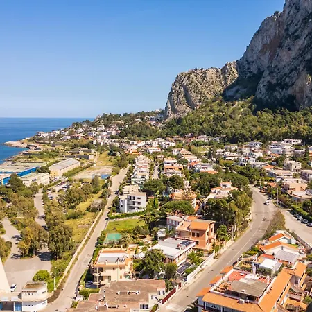 Villa A Pochi Passi Dal Mare * Монделло